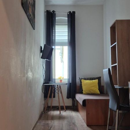 Hostel Tulip - Pokoj Nr 8 Ze Wspolna Lazienka I Kuchnia シュチェチン エクステリア 写真